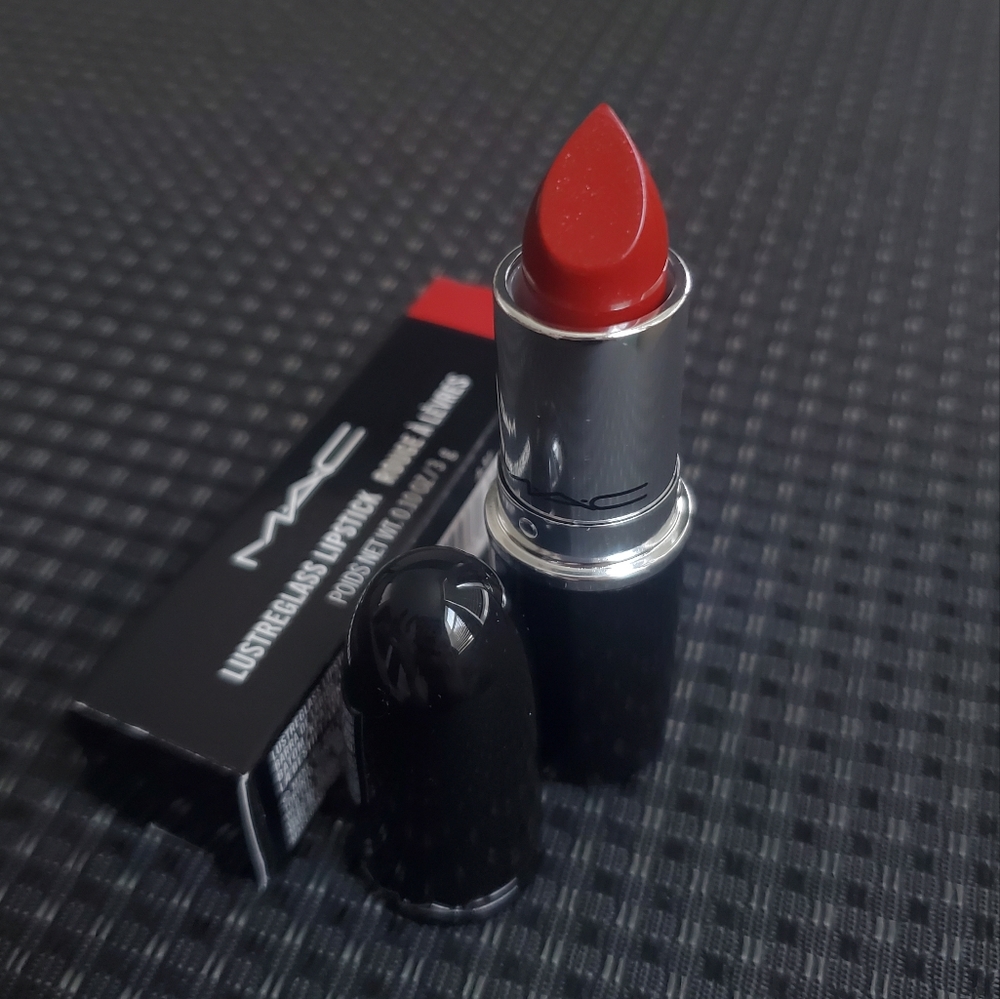 NEW MAC Lipstick - 545 Glossed & Found